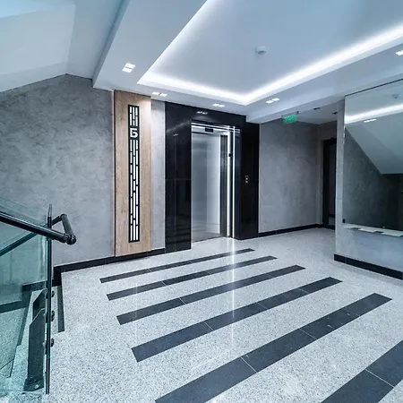 Sky Symphony Апартаменти *