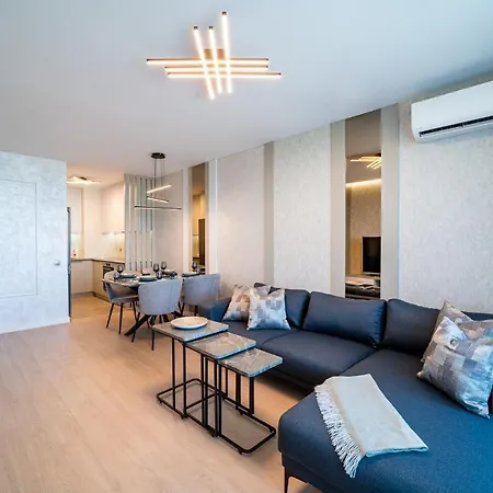 Sky Symphony Apartment Warna